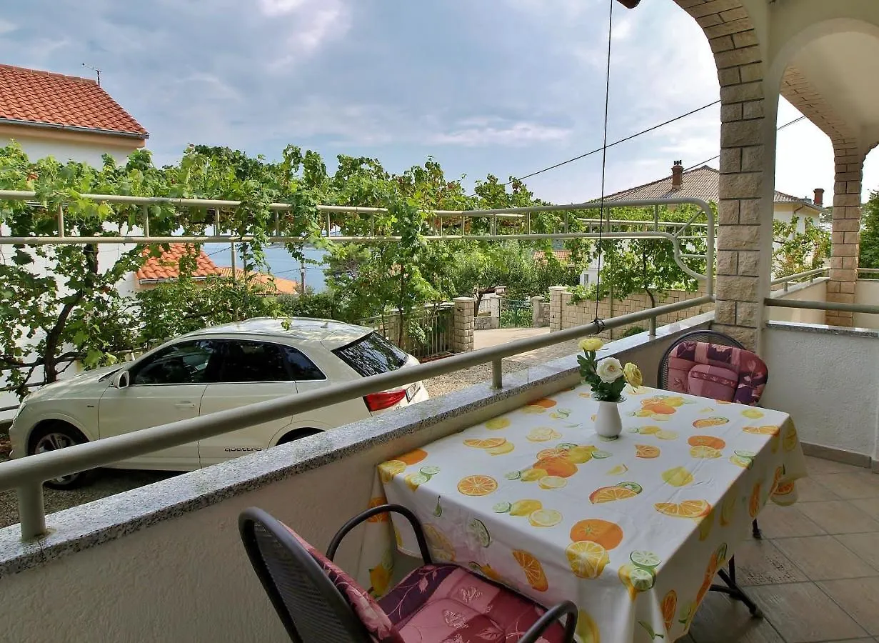 Apartments Biserka Rab Town 0*,