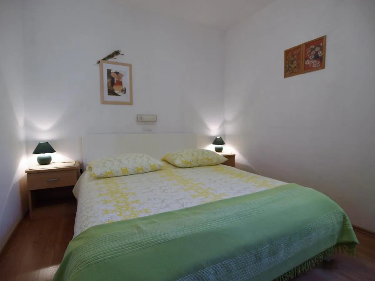 Apartments Biserka Rab Town 0*,